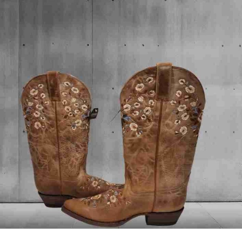 Shyanne Womens Classic Floral Embroidered Western Boots